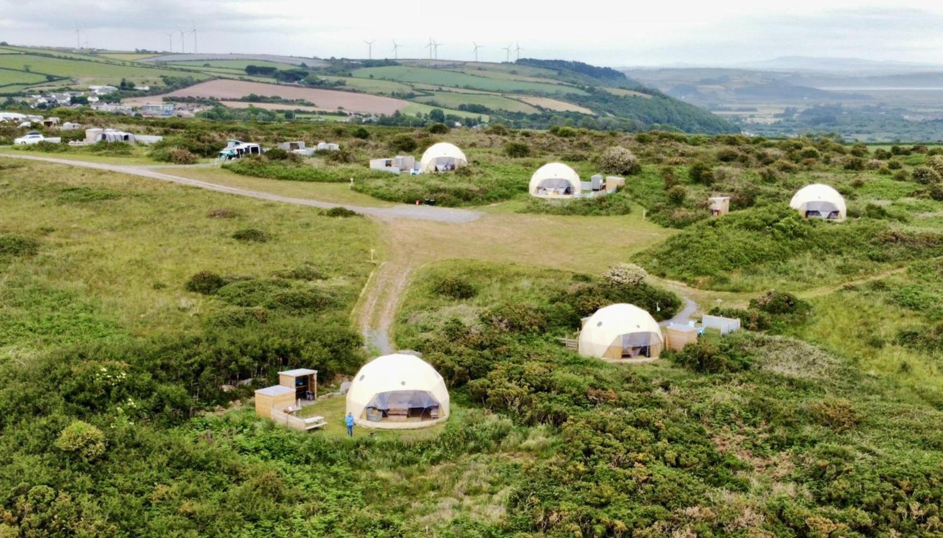 Geodome With Sea Views Near Pendine Villa Buitenkant foto