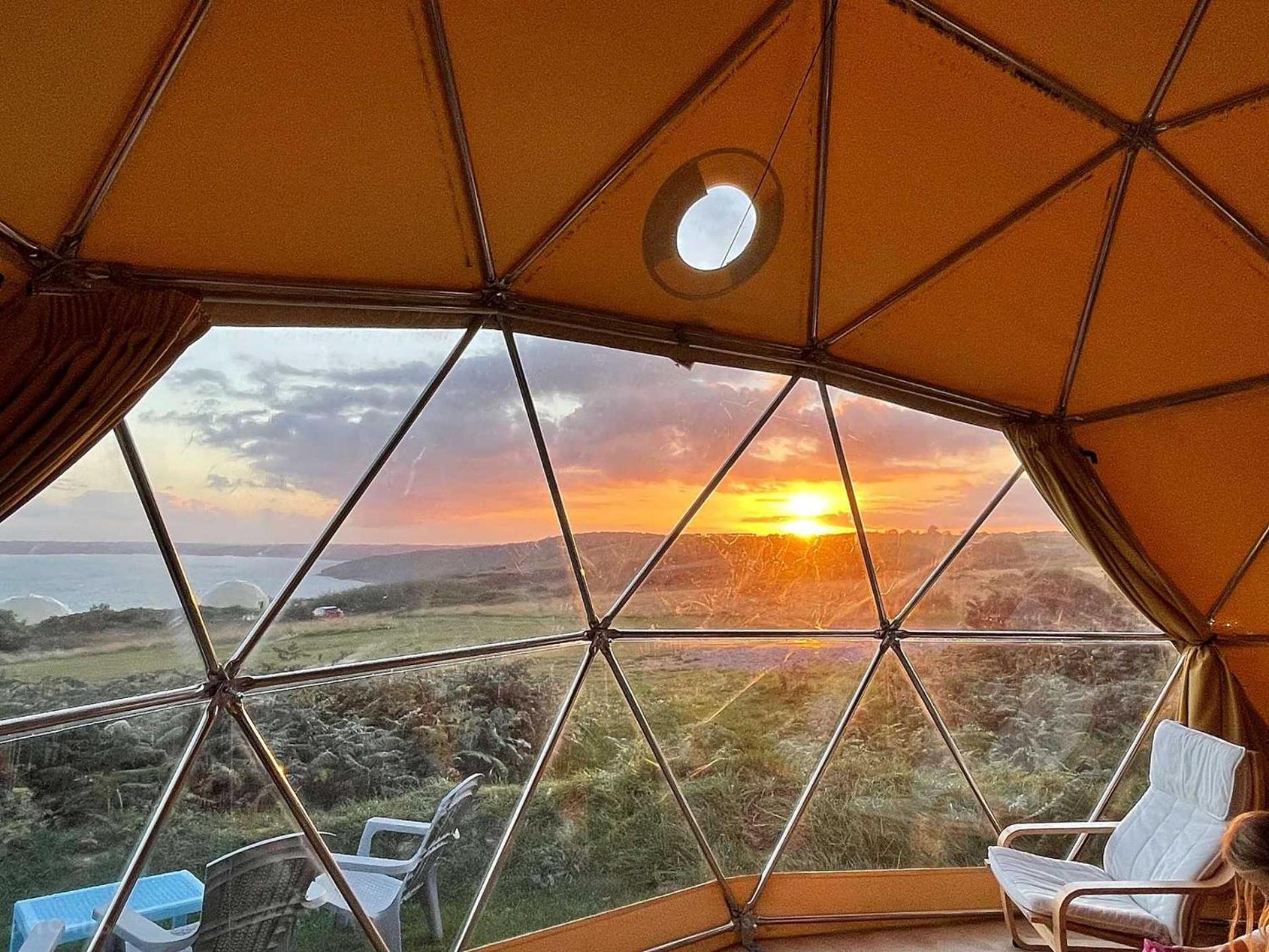 Geodome With Sea Views Near Pendine Villa Buitenkant foto